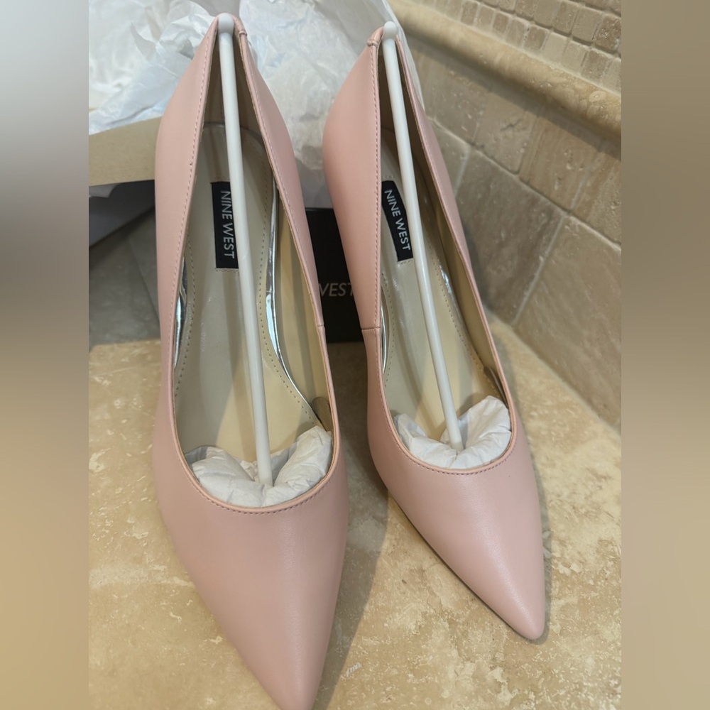 Nine West Blush Pink Pointed-Toe Pumps Sz8